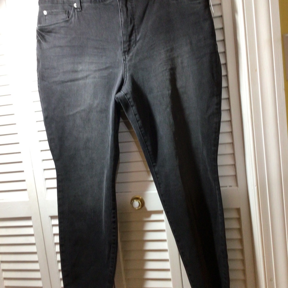 NWT Black Ankle Skinny Jeans by StsBlue size 33/16